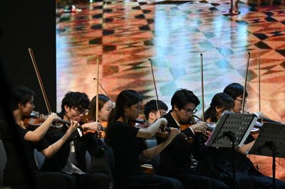学生艺术团举办器乐专场演出